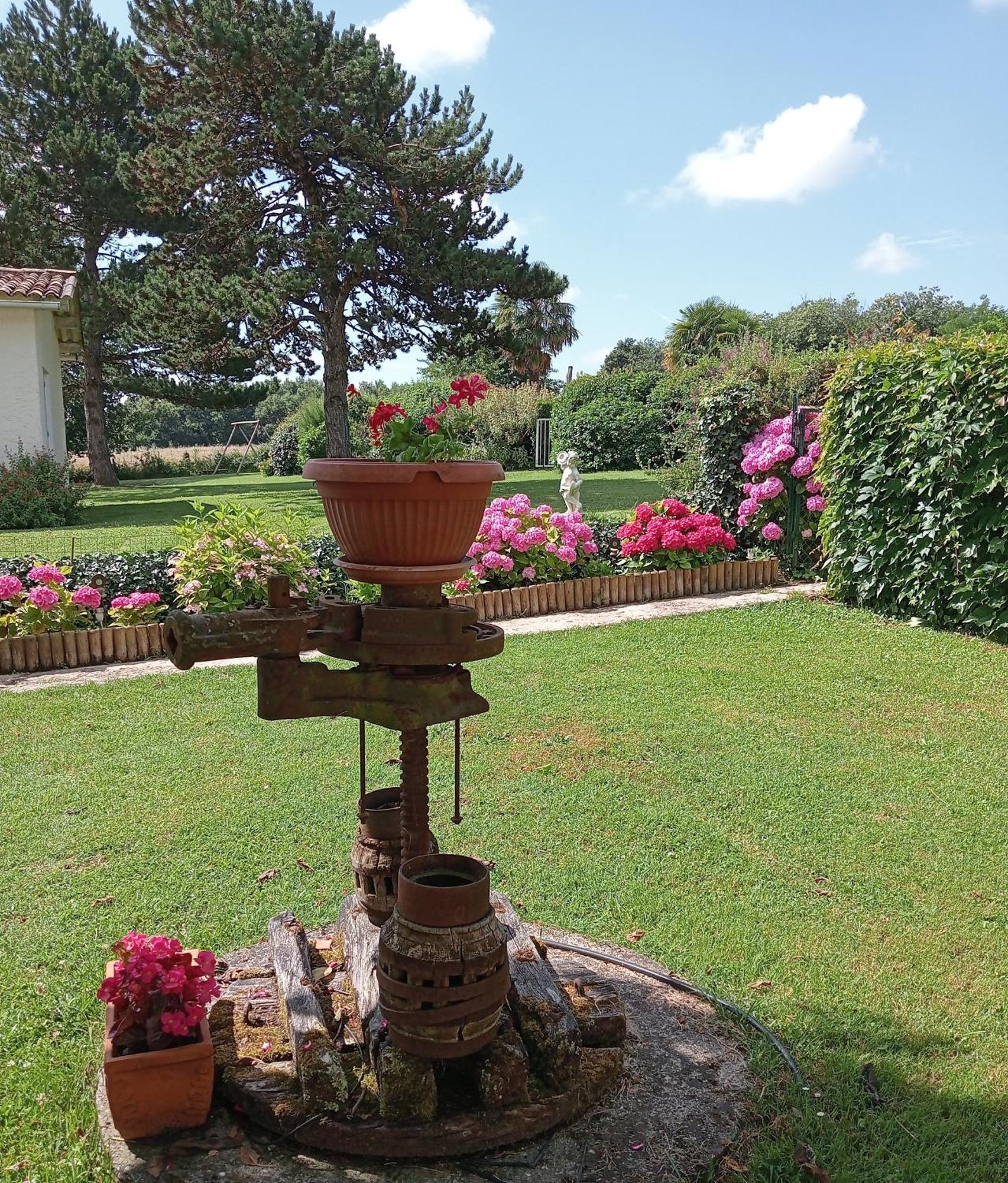 Gites Chez Belliveau Meursac Buitenkant foto